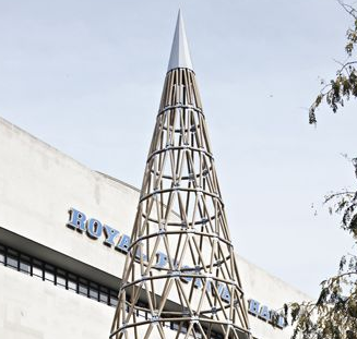 "Paper tower" pavilion by Shigeru Ban