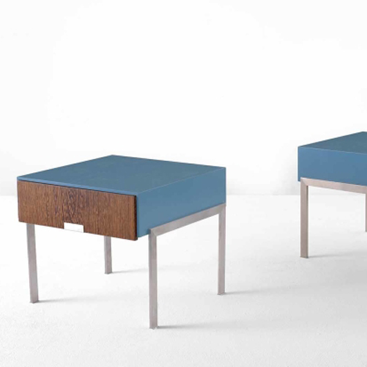 ARNE JACOBSEN Pair of nightstands from the SAS Royal Hotel