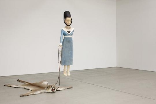 Marc Fromm, Junge Dame mit Haustier (Young Lady and Pet), 2010, Linden wood, oil, puma skin, 235 ×175 × 245 cm 