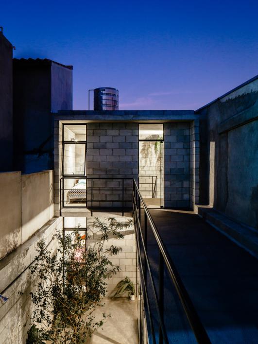 Vila Matilde House by Terra e Tuma Arquitetos