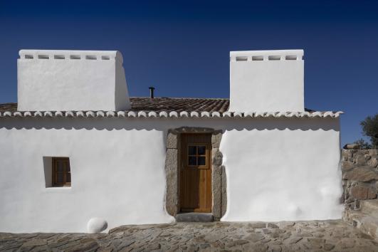 Casas Caiadas by Pereira Miguel Arquitectos