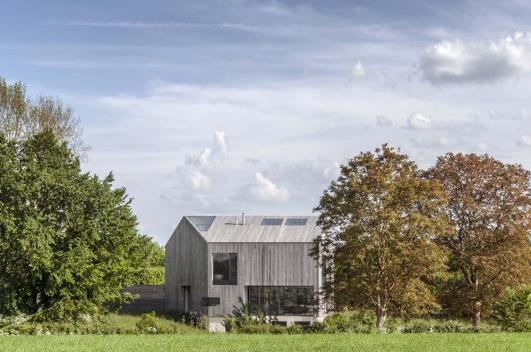 House In Oxfordshire by Peter Feeny Architects