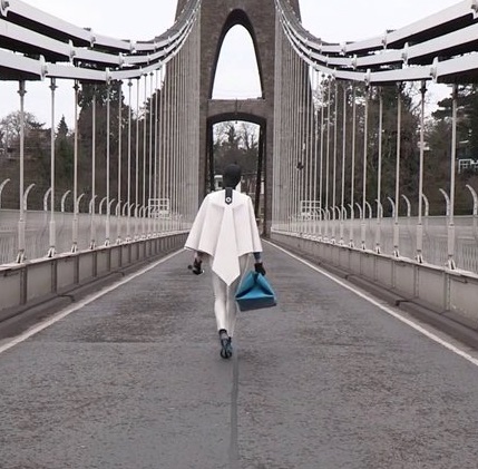 Human Harp #PlayTheBridge by Di Mainstone