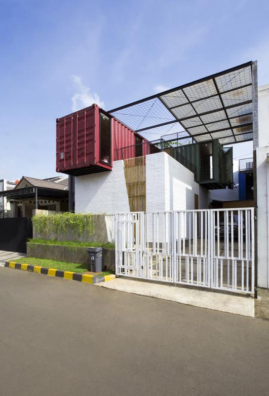 Container for Urban Living by Atelier Riri