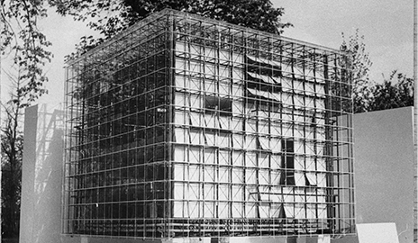 Oskar Hansen, Lech Tomaszewski, Stanisław Zamecznik, Design for the Zachęta gallery extension, a model, 1958. (Courtesy of the Stanisław Zamecznik Archive, Museum of Modern Art in Warsaw)