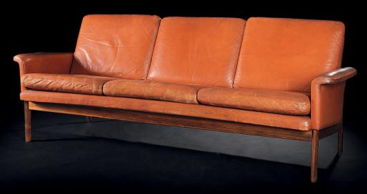 FINN JUHL (1912-1989) Canapé modèle «218» dit «Jupiter» Palissandre et cuir cognac Édition France & Son… 3,000 - 4,000 €