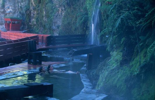 Termas Geométricas by Germán del Sol