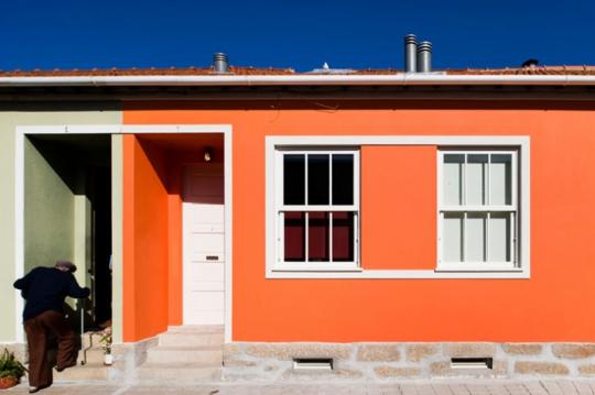 Family home by Pedro Gadanho [photo © Fernando Guerra  ]