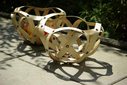 In a loop (baskets), Gwenaëlle Girard in partnership with Pascal Raffier, ESAD, Paris, 2008.