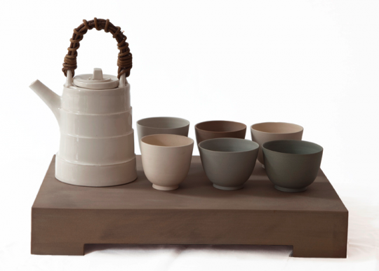 Teapot and six cups by Julian Stair - Material Ceramic - Estimate £1,600 - 2,000