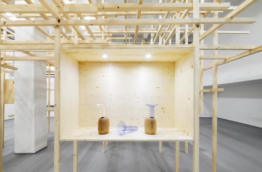 Dudy Vase by Tomas Kral 